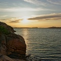 Felsen und Meer bei Sonnenuntergang, SWE