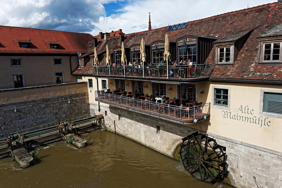 Bayertour: die alte Mainmühle in Würzburg